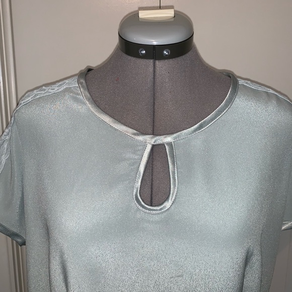 Original Doria Mint Lace Blouse - Picture 5 of 6